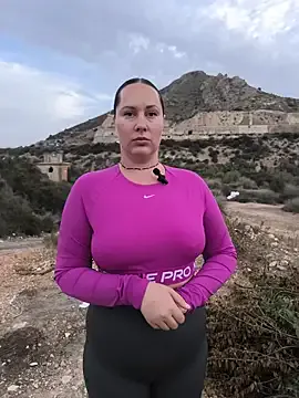 Freechat Mona_Plus on StripChat