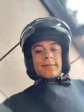 Offline MR_MUSCLE on StripChat