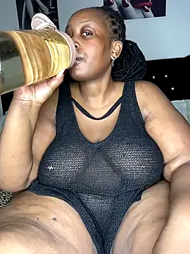 Offline MsWhiteChocolatte on StripChat