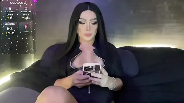 Offline myfruitisswelling on StripChat