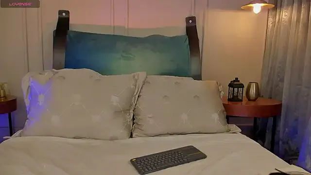 Offline NaishaFord_1 on StripChat