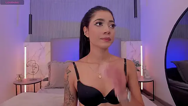 Offline NaishaFord_1 on StripChat