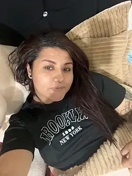 Offline naomy26 on StripChat