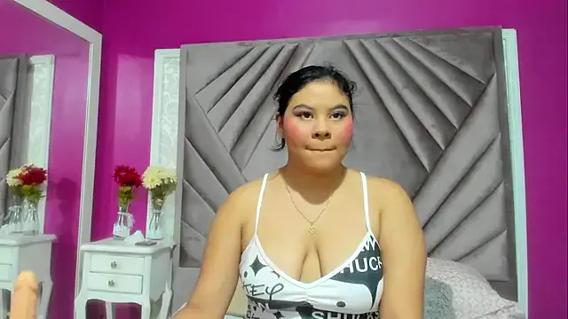 Offline natasha_bigbooty on StripChat