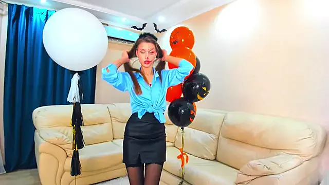 Offline NaturalBeaty on StripChat