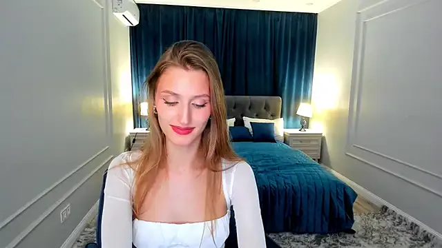 Offline NaturalBeaty on StripChat