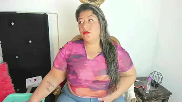 Freechat NaughtyAmeliaThompson69 on StripChat