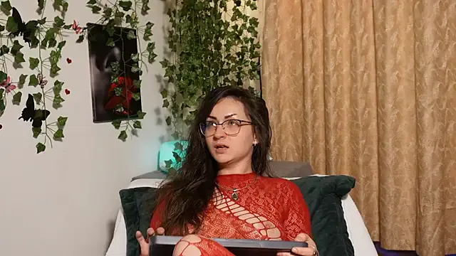 Offline NaughtYHomemadE on StripChat