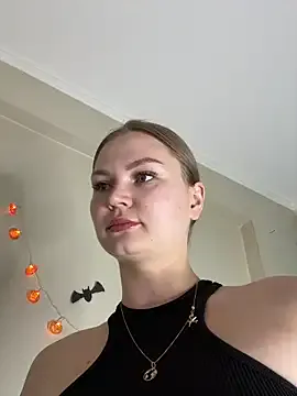 Offline NickiLike on StripChat