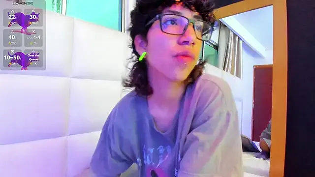 Offline Nicky_six333 on StripChat