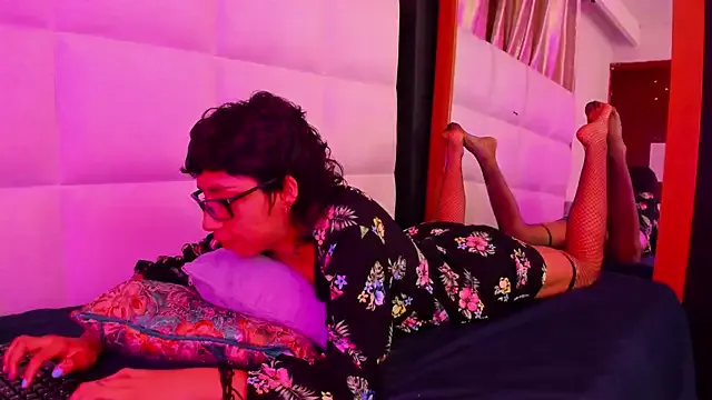 Offline Nicky_six333 on StripChat