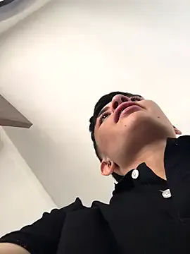 nico_18x on StripChat