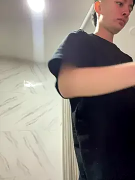 nico_18x on StripChat