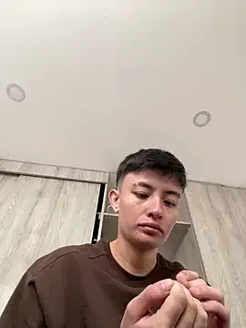 nico_18x on StripChat