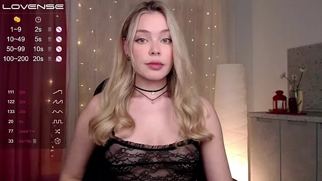 Offline nicole111 on StripChat