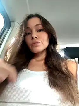 Offline nicole111 on StripChat