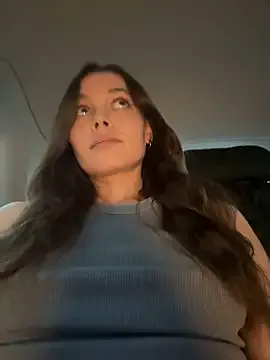 Offline nicole111 on StripChat