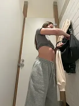 Offline nicole111 on StripChat