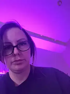 Offline nightingale27 on StripChat