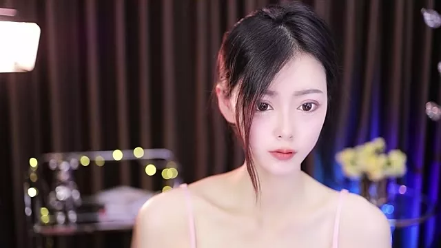 Freechat Ocean--Lili on StripChat