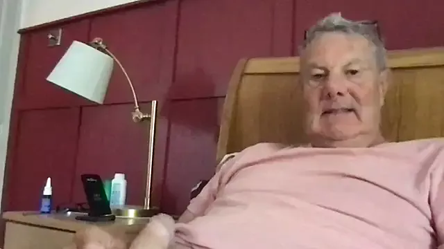 Offline Oldpistolpete on StripChat