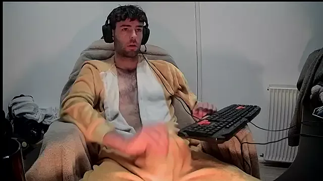 onesieboyx on StripChat