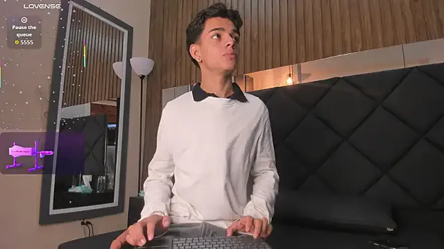 Offline owen__johnson on StripChat