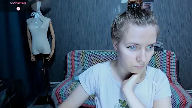 Offline pa1e_pr1ncess on StripChat