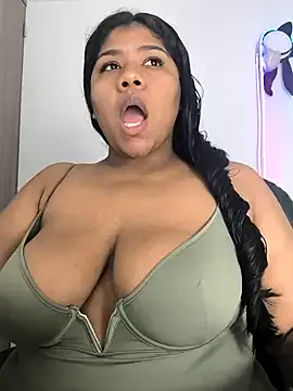 Freechat paola091 on StripChat