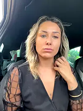 Offline petrouchkaaa_ on StripChat