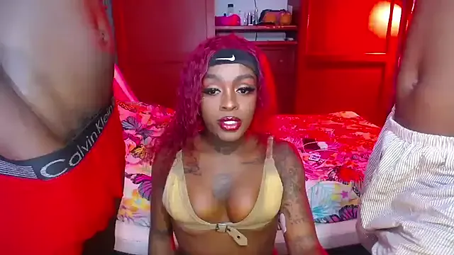 Freechat pink_7777 on StripChat