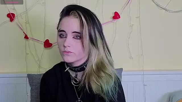 StripChat PortiaHedge is Freechat PortiaHedge — touch my neck