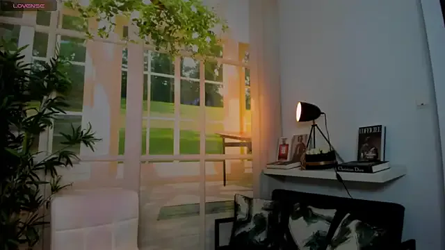 StripChat pretty_little_thing is Freechat pretty_little_thing — teasing little dance <3