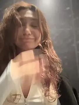 Freechat QuitieLia on StripChat