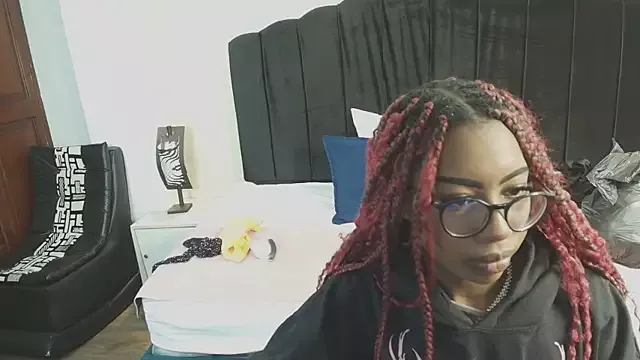 Offline Raquel_jones on StripChat