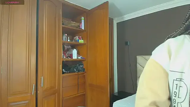 Offline Raquel_jones on StripChat