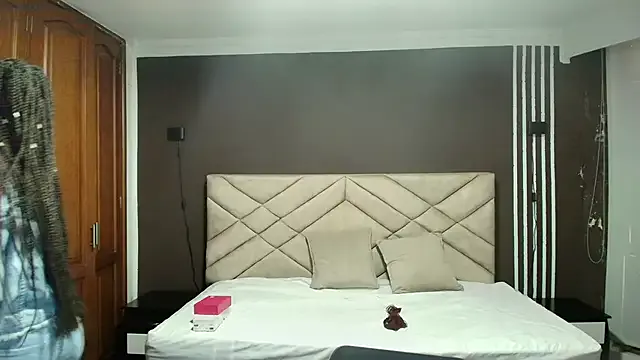 Offline Raquel_jones on StripChat