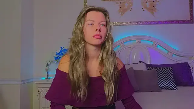 Freechat Real_Tini on StripChat