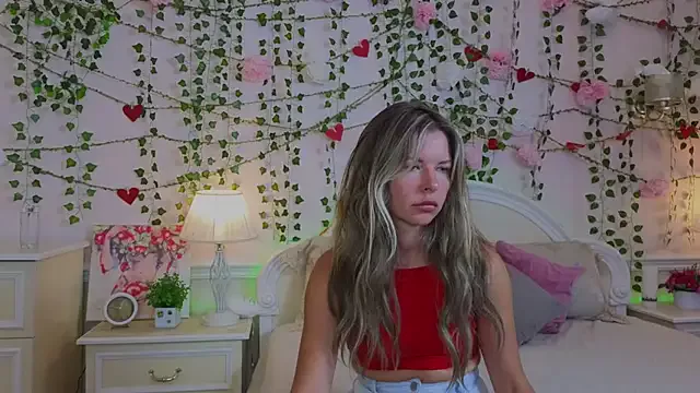 Freechat Real_Tini on StripChat