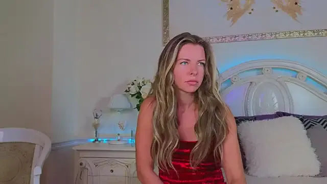 Freechat Real_Tini on StripChat