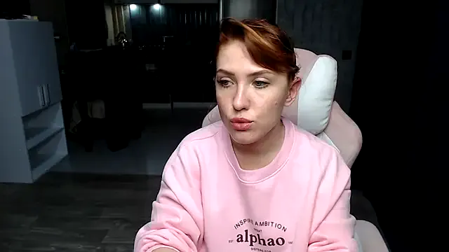 Freechat Reginasmilee on StripChat