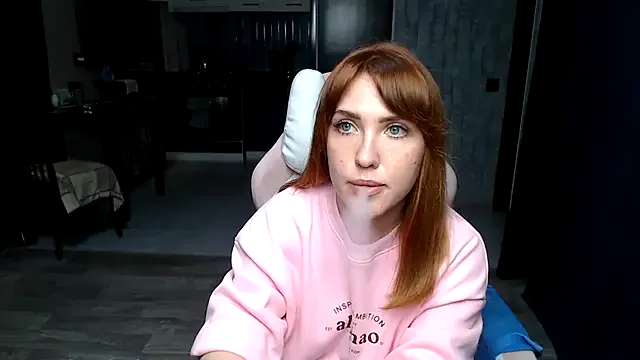 Freechat Reginasmilee on StripChat