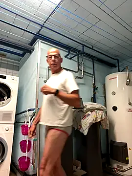 Relnnet on StripChat