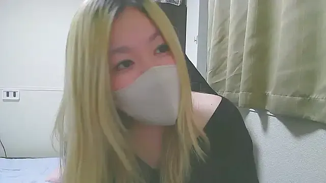 Offline Remi_official on StripChat