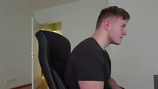 Offline Richard_Dullas on StripChat