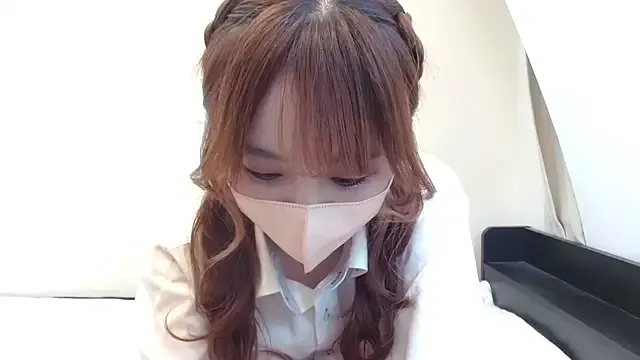 riseshu on StripChat