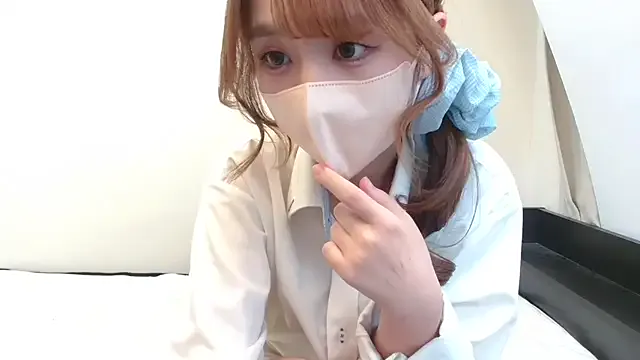 riseshu on StripChat