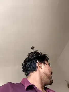 Offline riya190 on StripChat