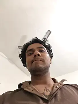 Offline riya190 on StripChat