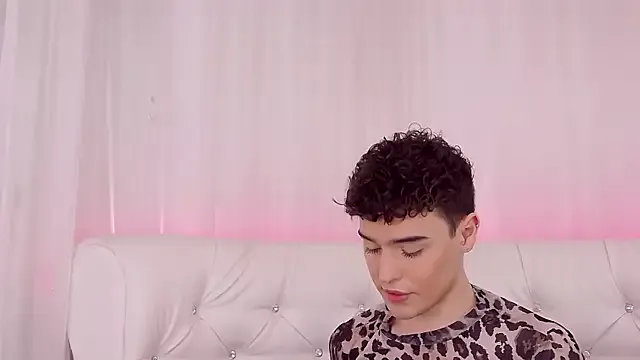 Offline RobbyCharming on StripChat